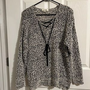Simply Noelle Black/White Popcorn Pullover